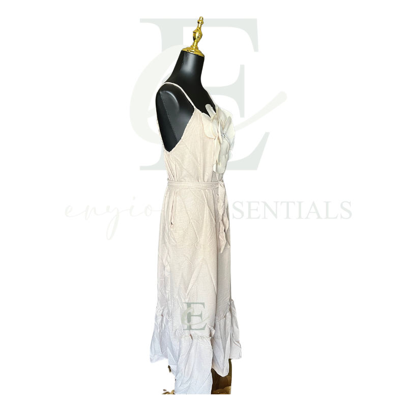 Ivory Bloom Maxi Dress | Size: Medium